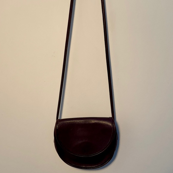 Vintage Coach 9923 Casey Bag
in Mahogany - Picture 3 of 7